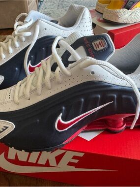 Nike shoe R 4 Kids' White, Black & Red